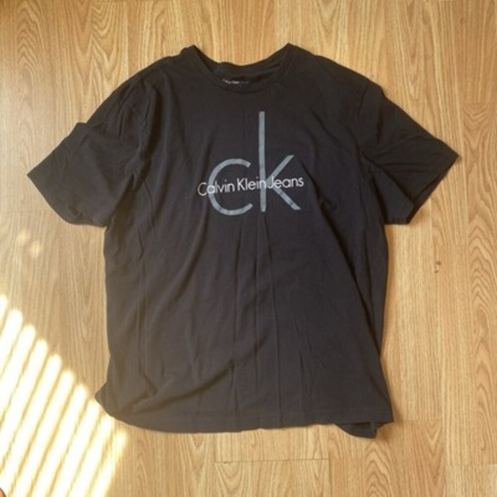 Calvin Klein Jeans Shirt Men’s L (Runs a little small)